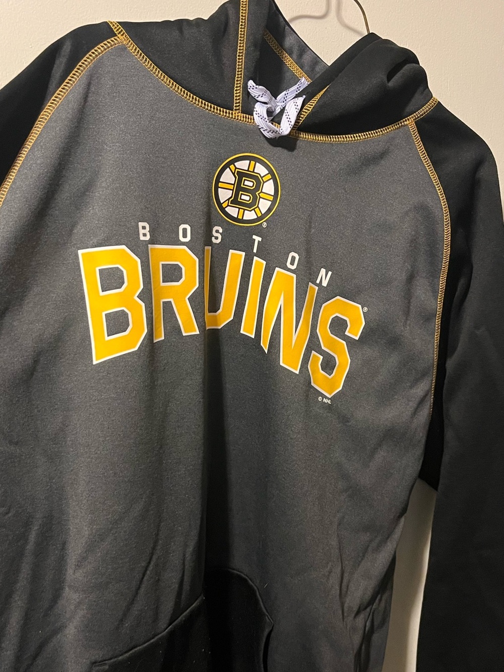 Boston Bruins Men’s pullover hoodie size XL